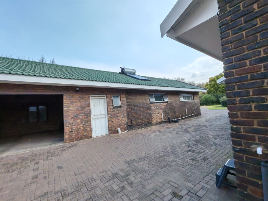4 Bedroom Property for Sale in Vaalpark Free State